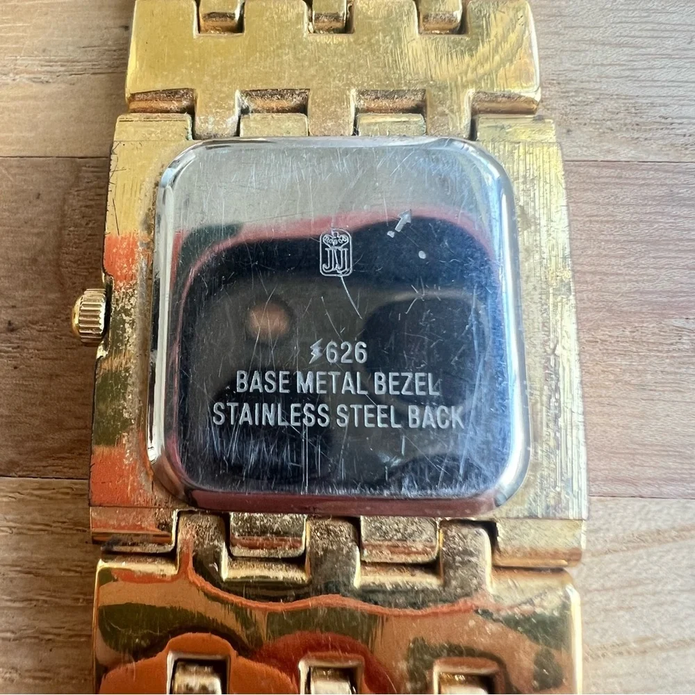 JJ ladies gold tone cocktail bracelet watchNEW BATTERY